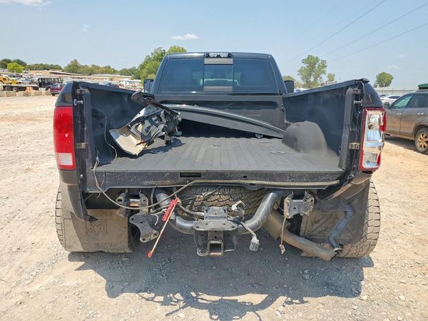 2015 RAM 3500 SLT CREW CAB 4X4