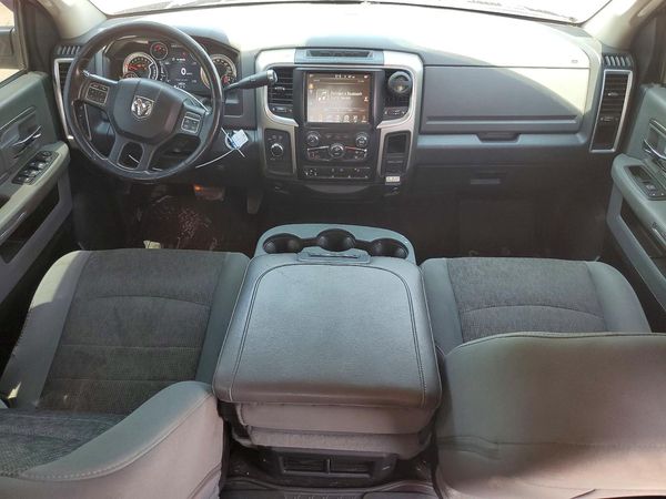 2015 RAM 3500 SLT CREW CAB 4X4