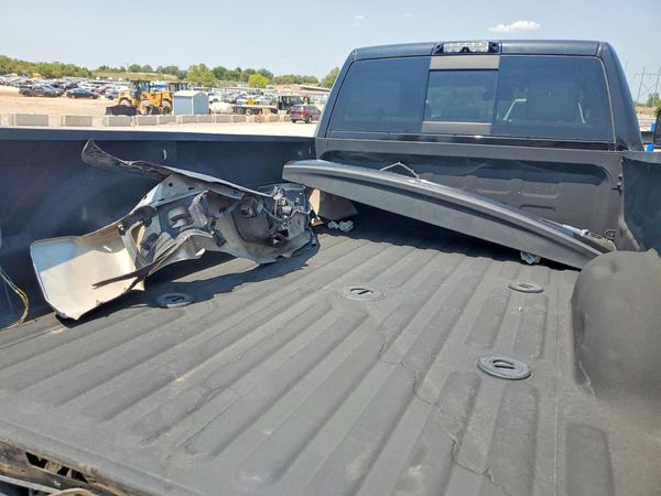 2015 RAM 3500 SLT CREW CAB 4X4