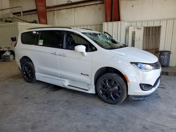 2019 CHRYSLER PACIFICA