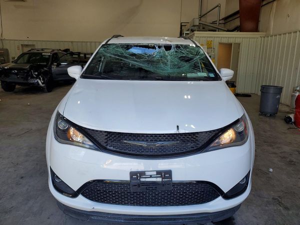2019 CHRYSLER PACIFICA