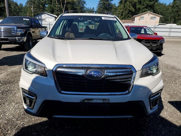 2019 SUBARU FORESTER