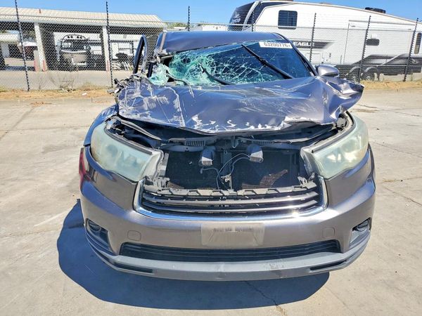 2016 TOYOTA HIGHLANDER