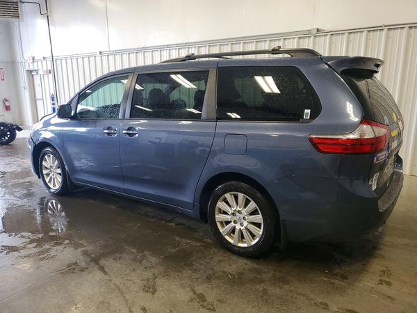 2017 TOYOTA SIENNA