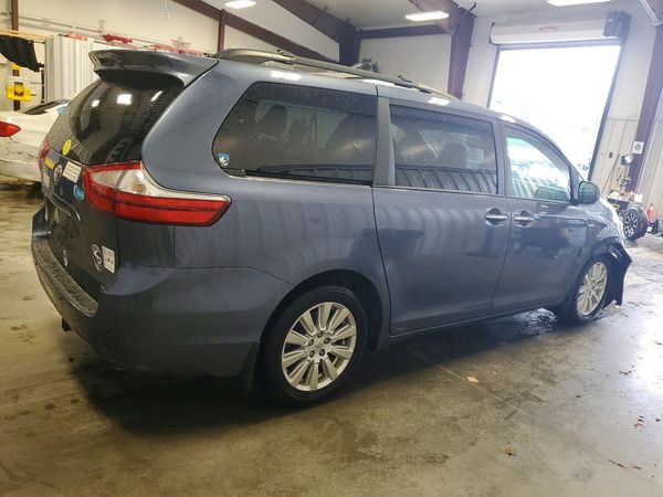 2017 TOYOTA SIENNA