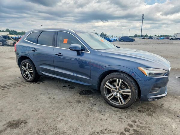 2021 VOLVO XC60 Momentum