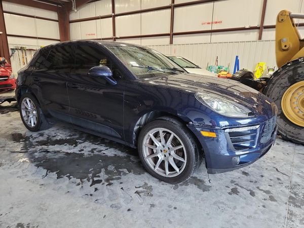 2017 PORSCHE MACAN