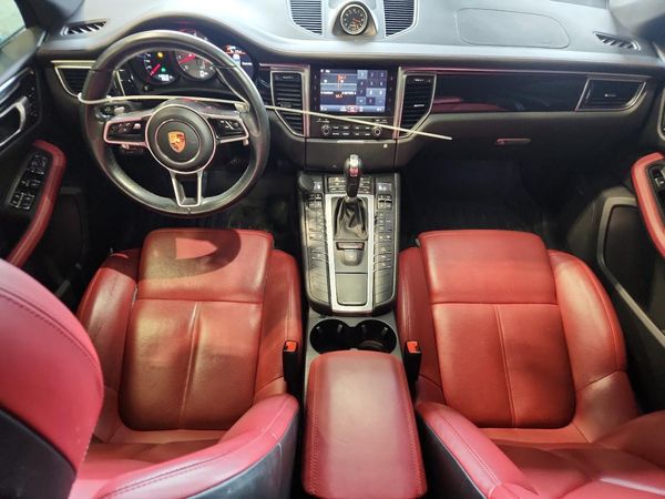 2017 PORSCHE MACAN