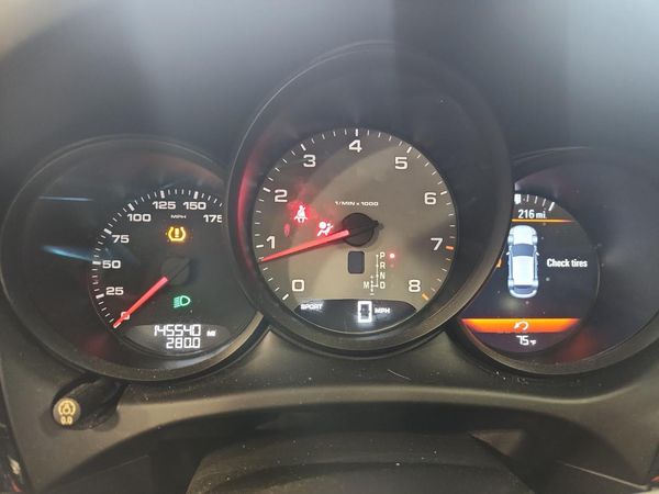 2017 PORSCHE MACAN