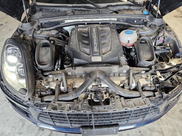 2017 PORSCHE MACAN