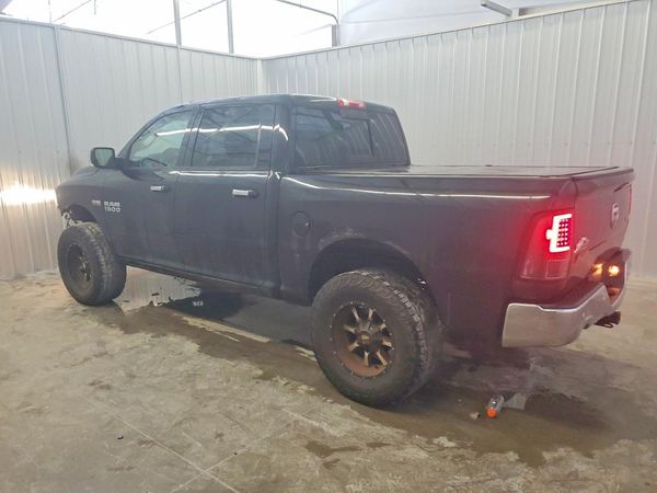 2016 RAM 1500 SLT