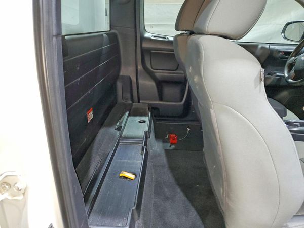 2016 TOYOTA TACOMA SR/SR5