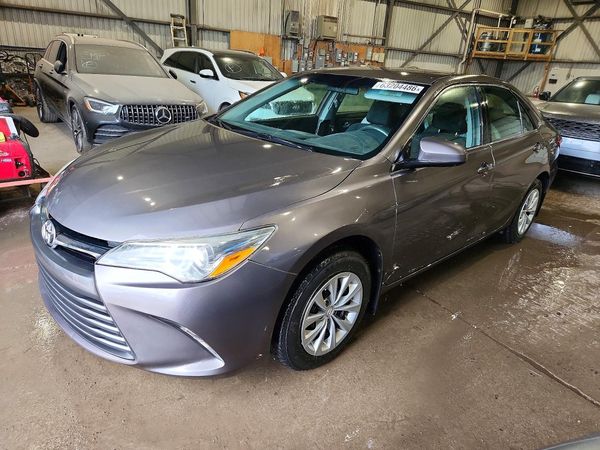 2016 TOYOTA CAMRY