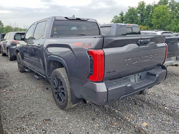 2022 TOYOTA TUNDRA SR5