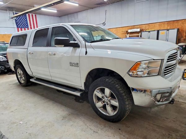 2017 RAM 1500 SLT