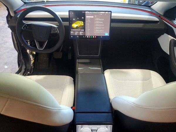 2026 TESLA MODEL Y