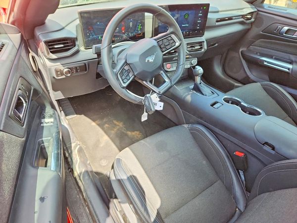 2026 FORD MUSTANG I4