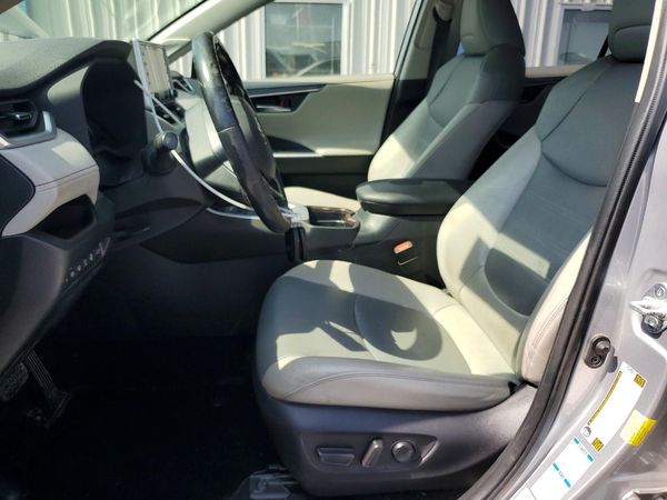 2019 TOYOTA RAV4