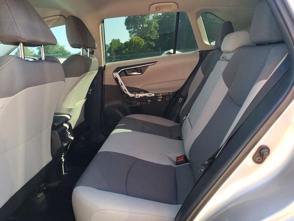 2021 TOYOTA RAV4 XLE