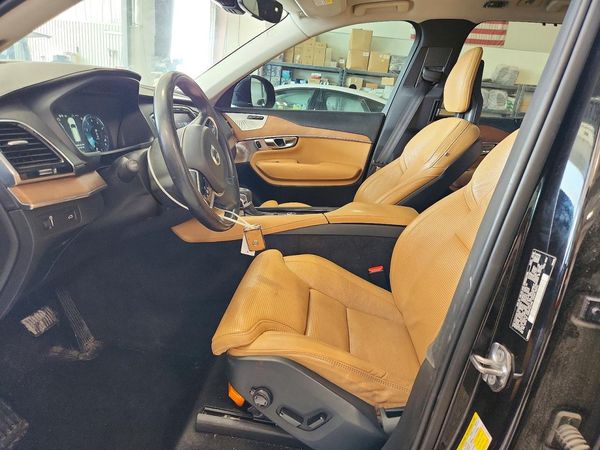 2016 VOLVO XC90