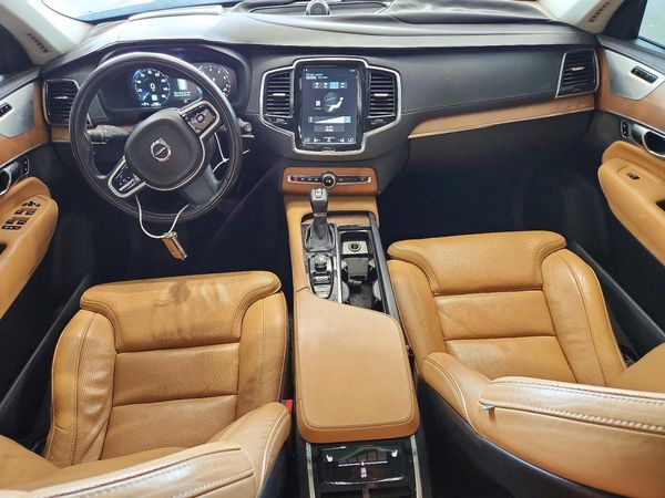 2016 VOLVO XC90