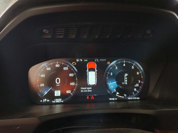 2016 VOLVO XC90