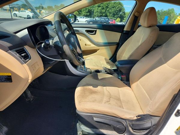 2013 HYUNDAI ELANTRA — DENT