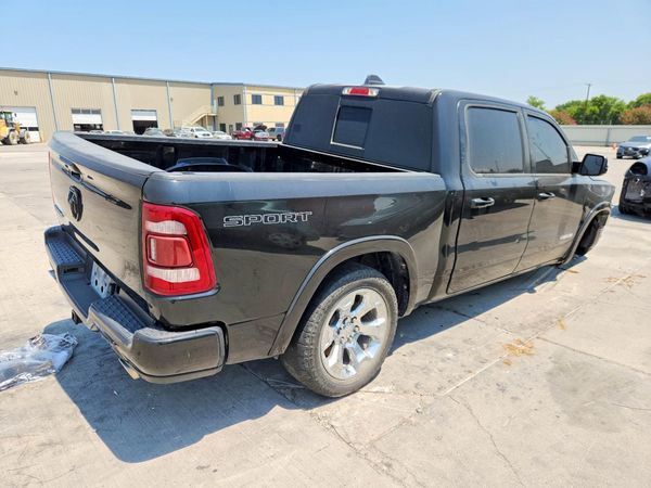 2022 RAM 1500 LARAMIE CREW CAB 4X2