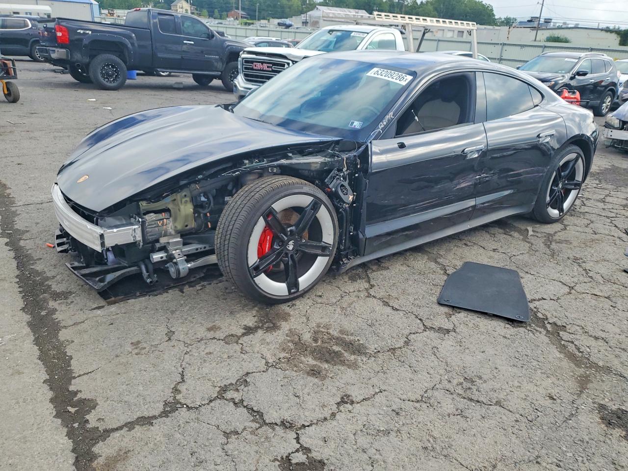 2025 PORSCHE TAYCAN