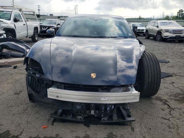 2025 PORSCHE TAYCAN