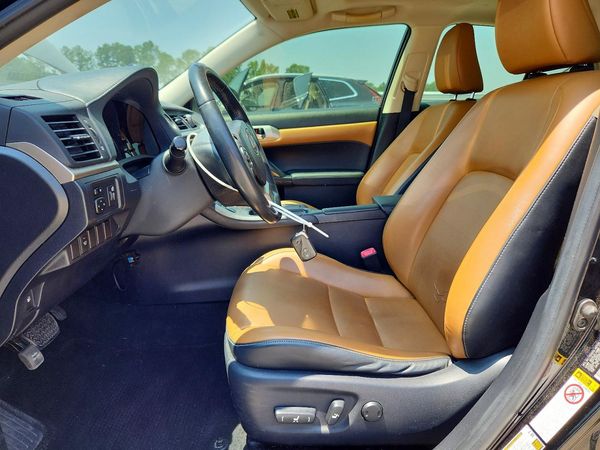 2014 LEXUS CT 200h