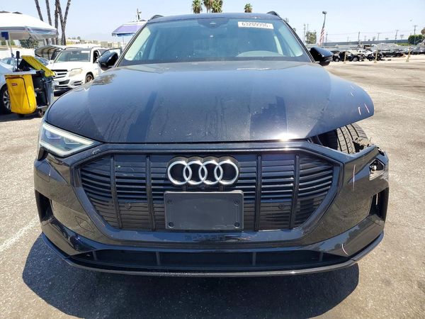 2021 AUDI E-TRON quattro Premium