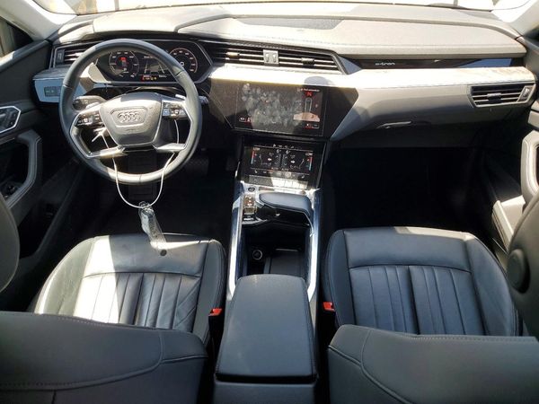 2021 AUDI E-TRON quattro Premium