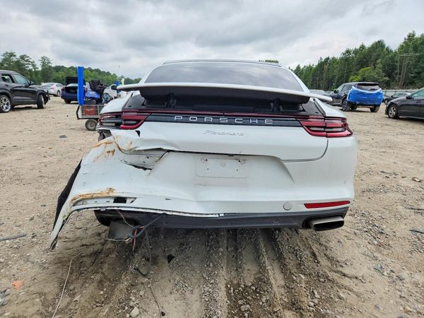 2018 PORSCHE PANAMERA Base / 4