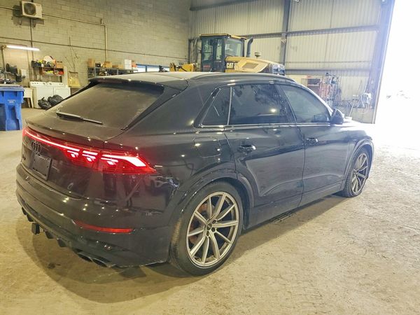 2024 AUDI SQ8
