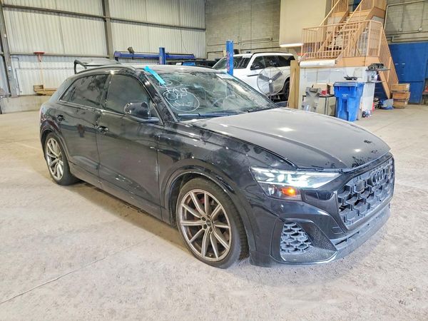 2024 AUDI SQ8