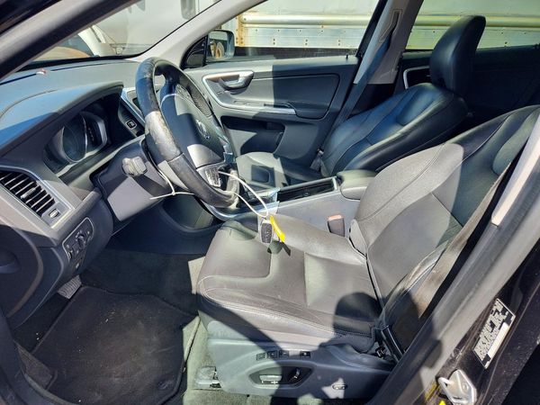 2016 VOLVO XC60
