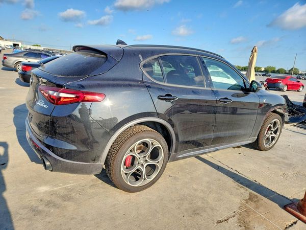 2022 ALFA ROMEO STELVIO