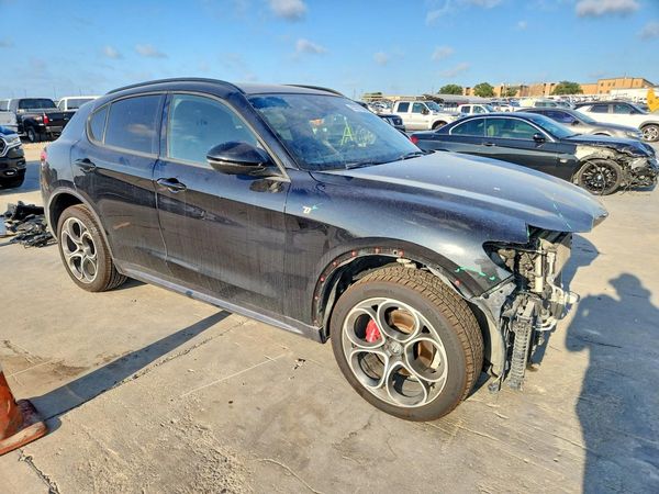 2022 ALFA ROMEO STELVIO