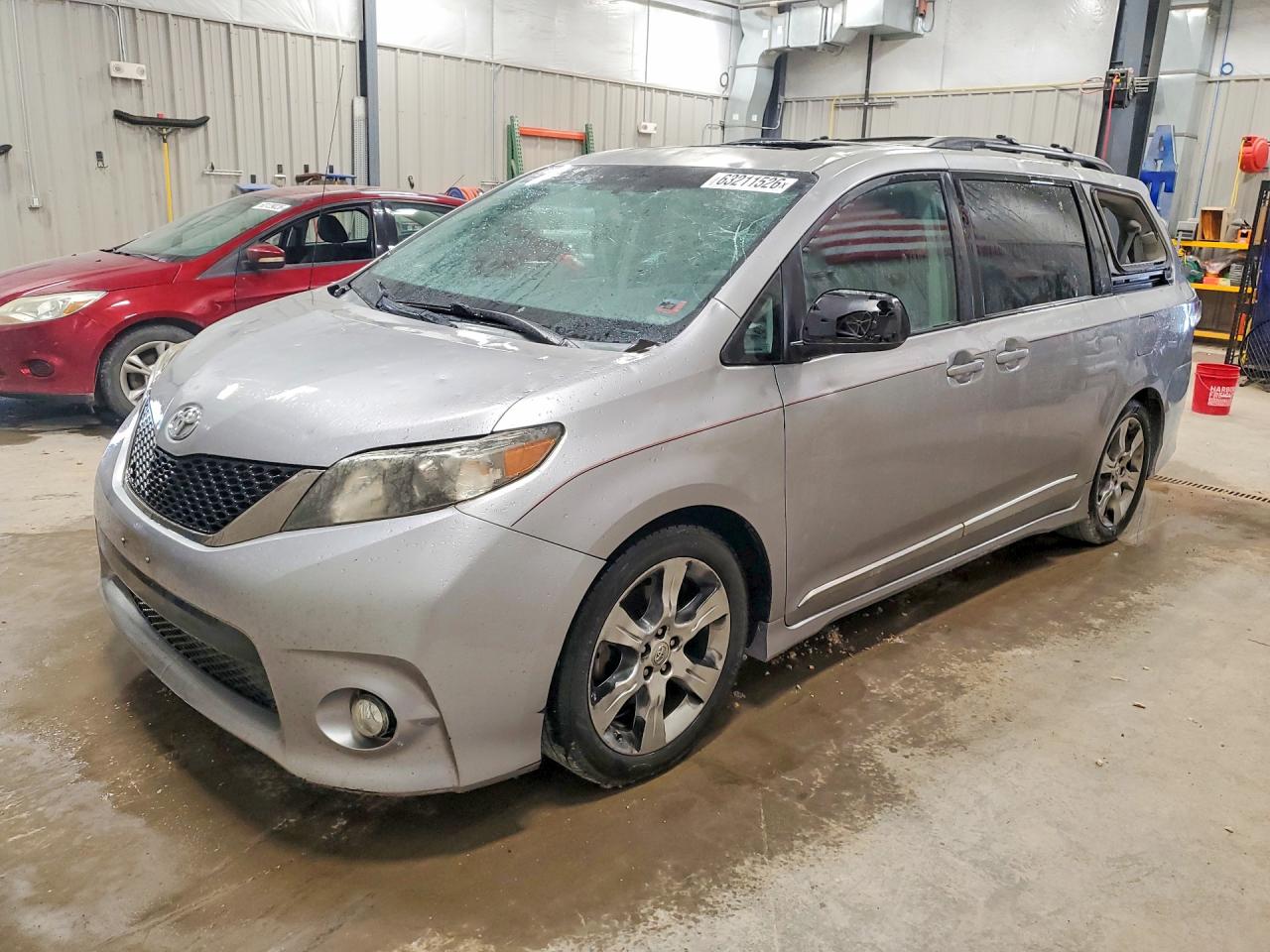 2012 TOYOTA SIENNA