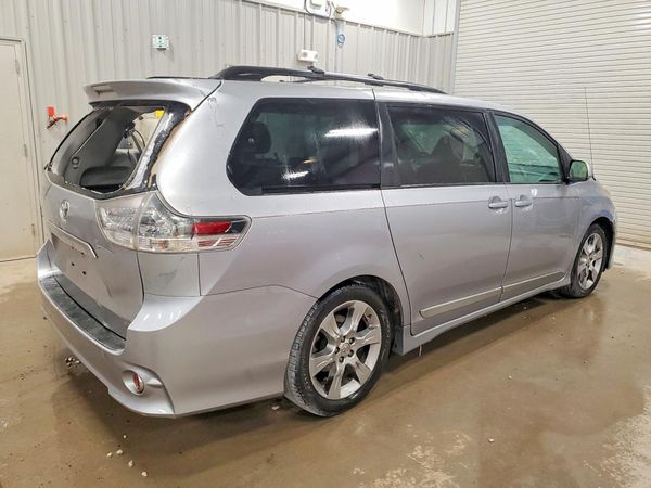 2012 TOYOTA SIENNA