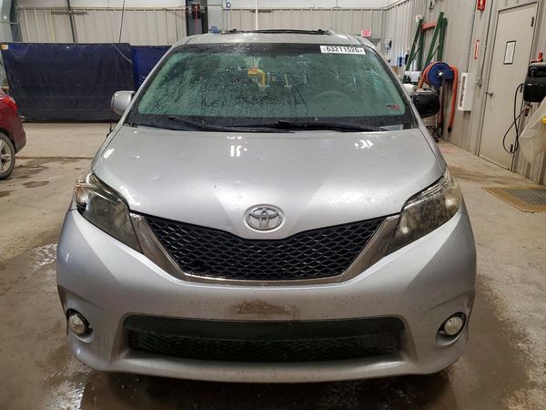 2012 TOYOTA SIENNA