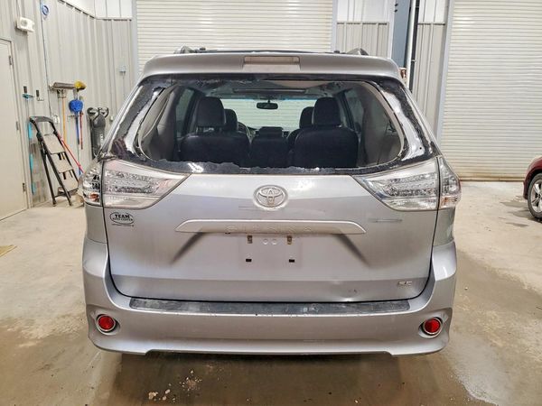 2012 TOYOTA SIENNA
