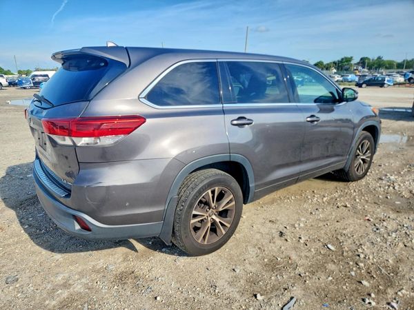 2017 TOYOTA HIGHLANDER LE/LE Plus
