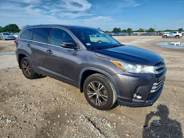 2017 TOYOTA HIGHLANDER LE/LE Plus