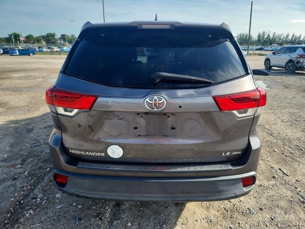 2017 TOYOTA HIGHLANDER LE/LE Plus