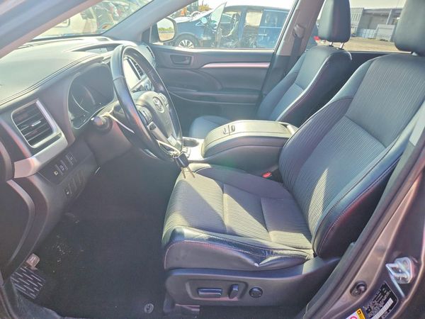 2017 TOYOTA HIGHLANDER LE/LE Plus