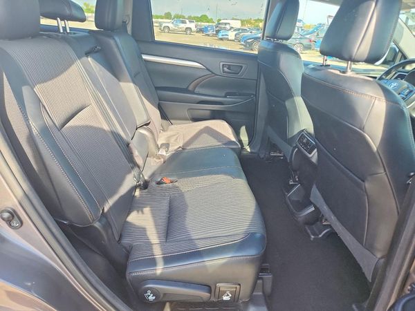 2017 TOYOTA HIGHLANDER LE/LE Plus