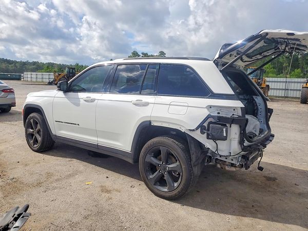 2025 JEEP GRAND CHEROKEE Laredo, Altitude