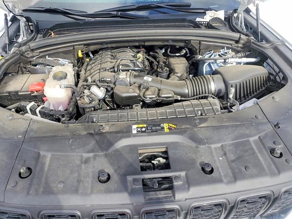 2025 JEEP GRAND CHEROKEE Laredo, Altitude
